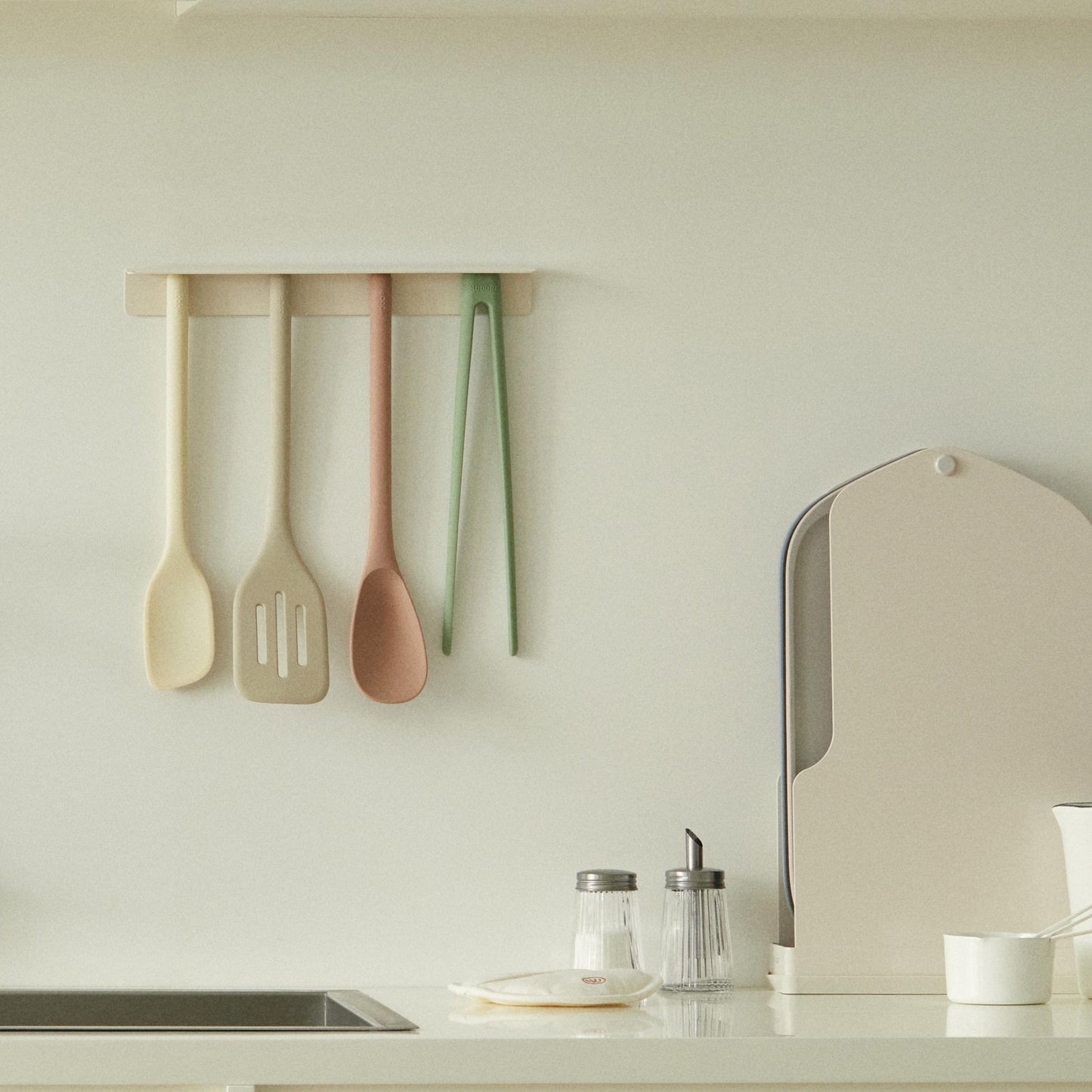 Magnetic Cooking Utensils Set